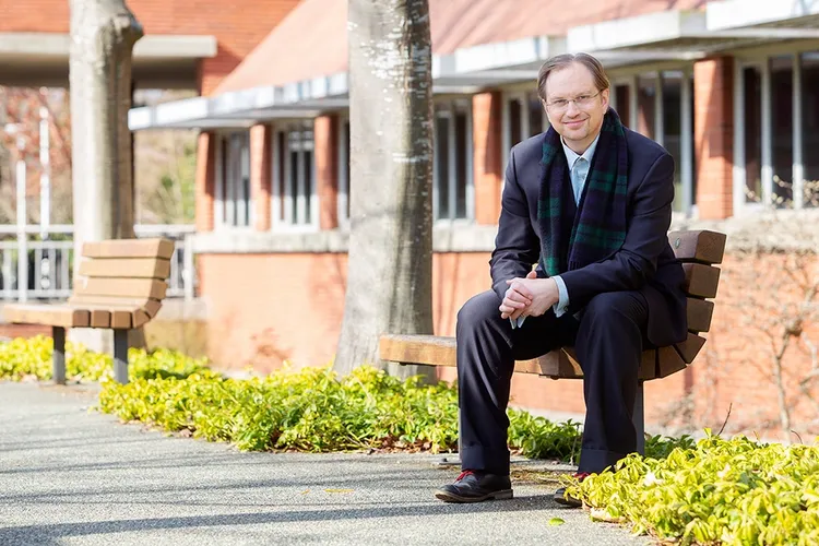 Dr. Brent Mainprize at the University of Victoria campus